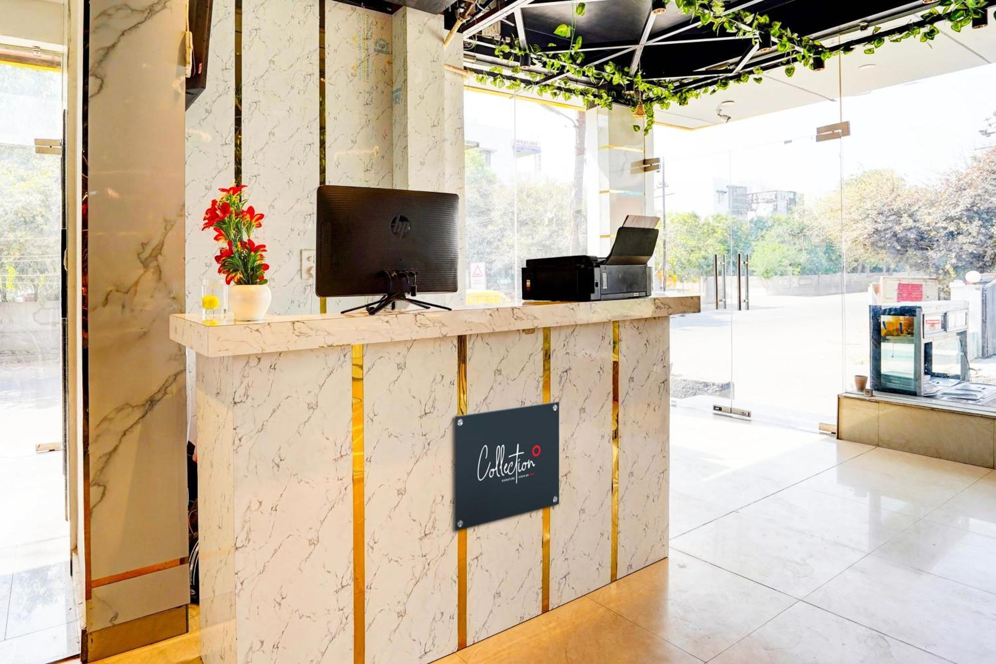 Hotel Collection O Apple Tree Noida Exterior foto