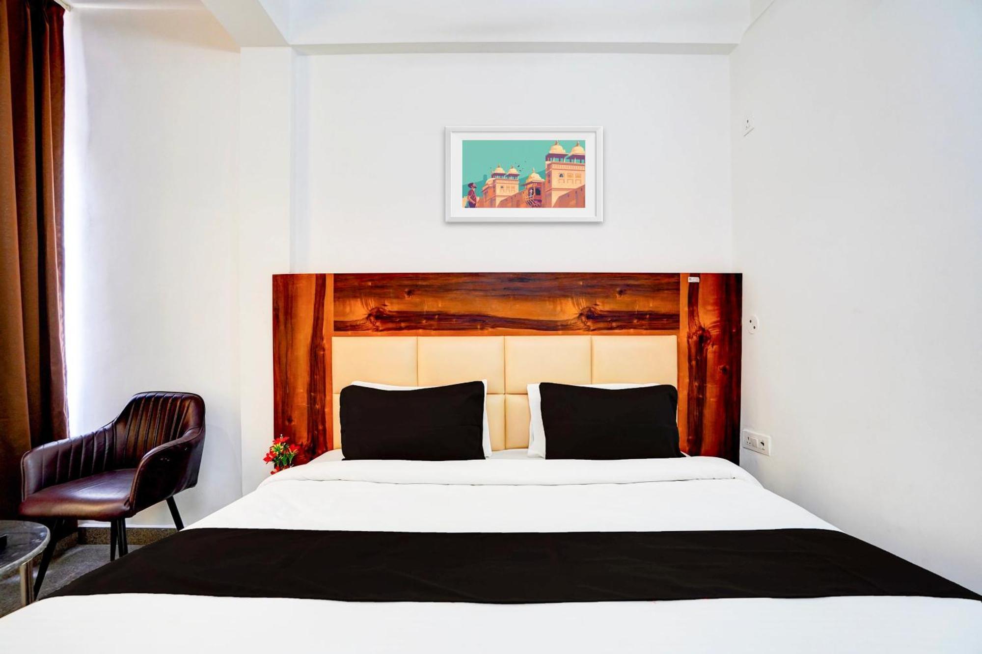 Hotel Collection O Apple Tree Noida Exterior foto
